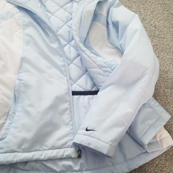 Nike Women's Light Blue Jacket. Size Medium. - Picture 4 of 4